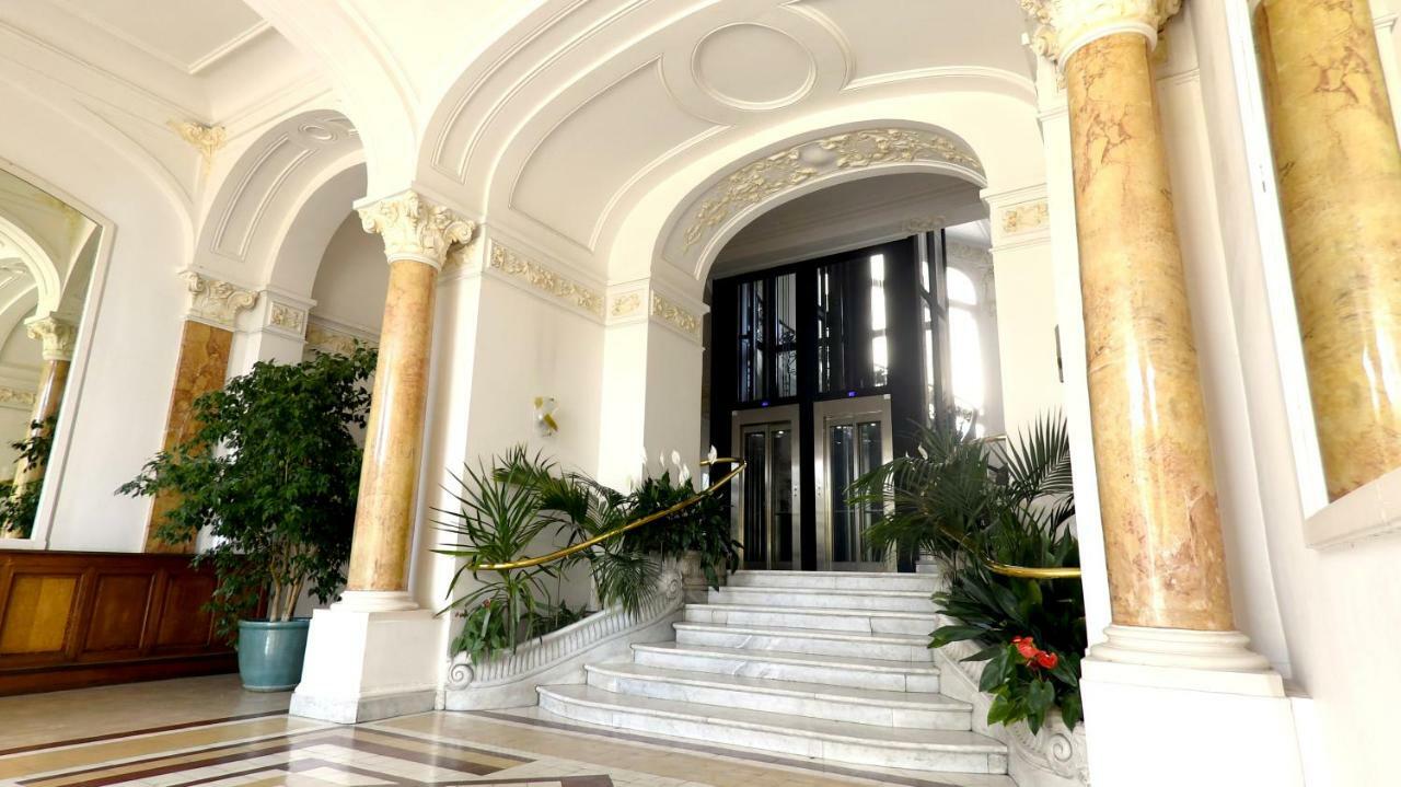 Winter Palace 멍똥 외부 사진